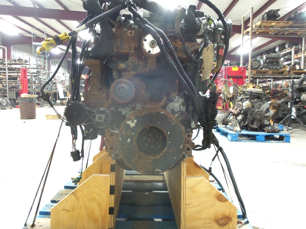 USED CUMMINS ENGINE 5.9L ISB300 REAR DRIVE YEAR 2005 FOR SALE 